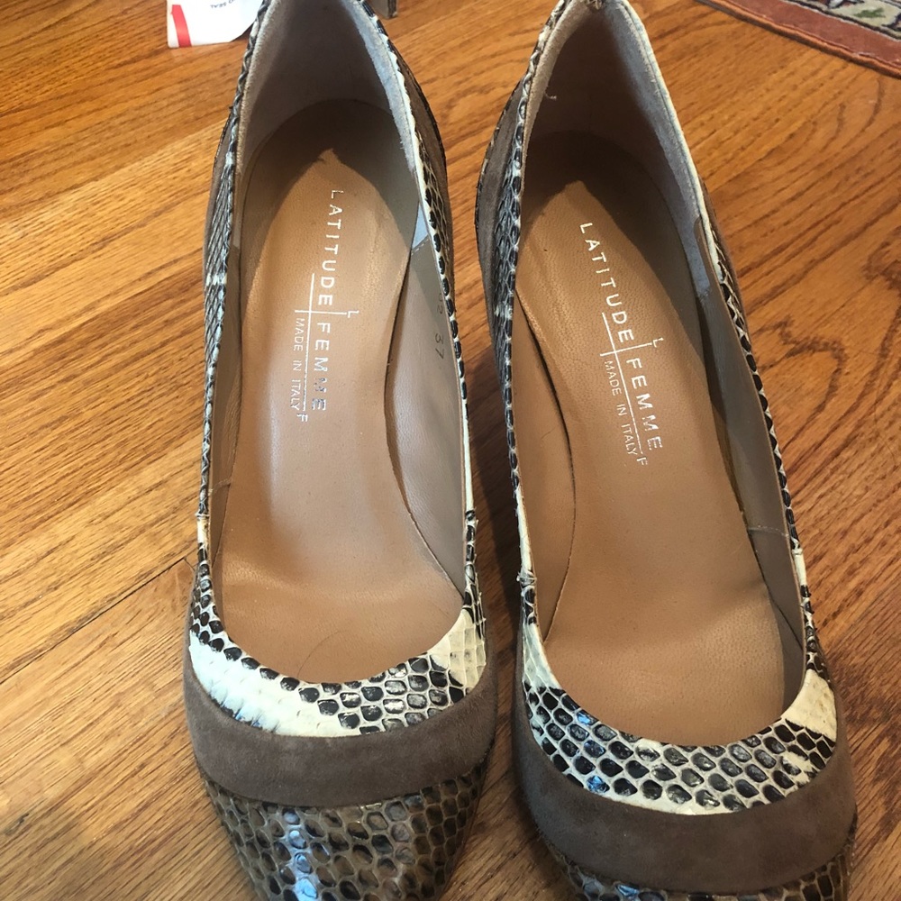 Designer multi color shoes